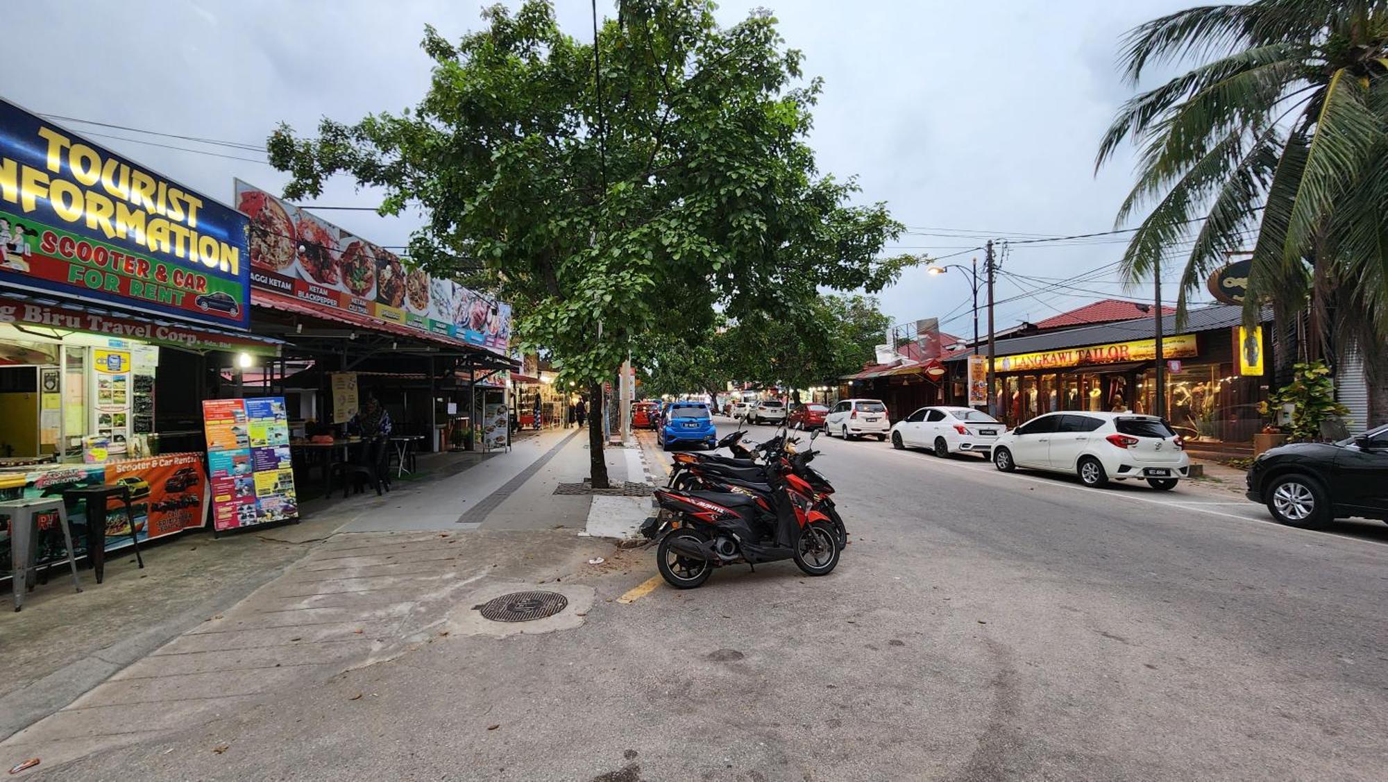 Lagenda Resthouse Cenang Beach ปันไตเจอนัง ภายนอก รูปภาพ